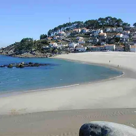 Сasa de vacaciones With Large Garden Next To The
