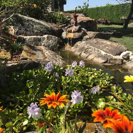 With Large Garden Next To The Сasa de vacaciones